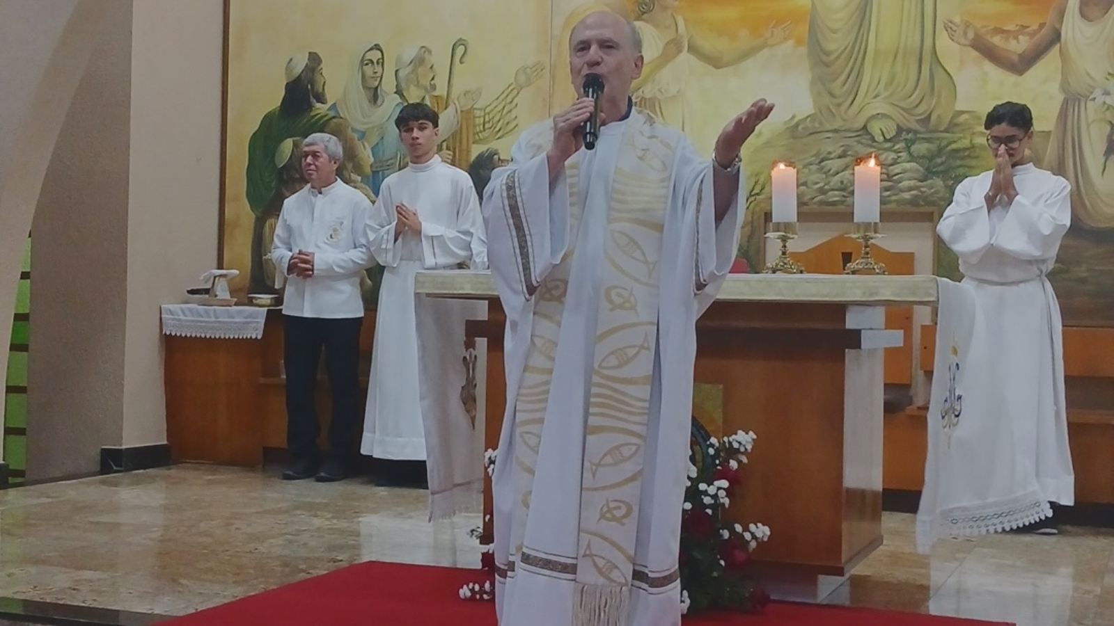 - Domingo do Senhor, dia das Mães e Primeiro dia do Triduo em honra a Nossa Senhora de Fátima.“Q (2)
