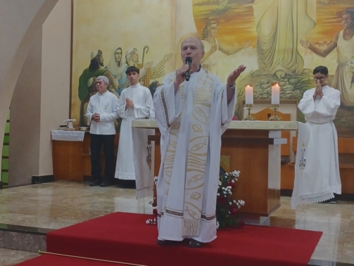 - Domingo do Senhor, dia das Mães e Primeiro dia do Triduo em honra a Nossa Senhora de Fátima.“Q (2)