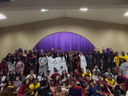 Encenação da Paixão e Morte de Jesus Cristo encenado pelos jovens da Paróquia Nossa Senhora das (12)