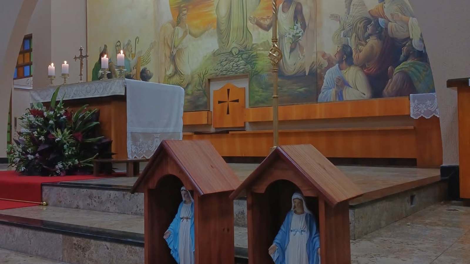 Missa das Graças4º dia do Novenário MensalMãe da Igreja, Mãe das Graças! No dia seguinte a Pente